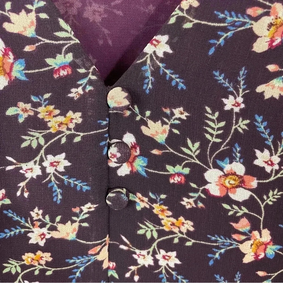 1. State Floral Flutter Sleeve Top - Picture 5 of 9